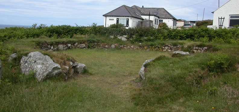 Hut circle