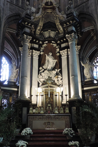 14-Altar.jpg