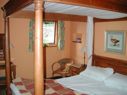 Four poster bed