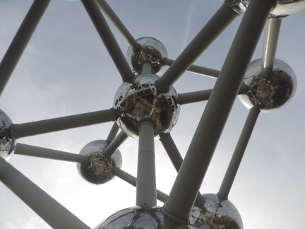 Looking up at the Atomium