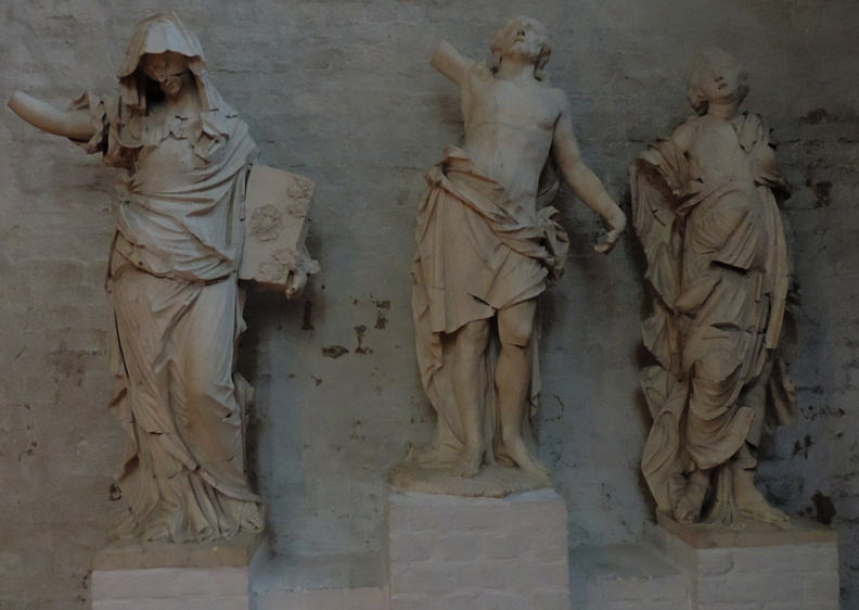 12-Statues.jpg
