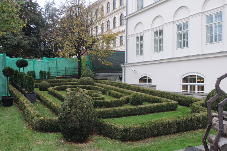 28-Garden.jpg