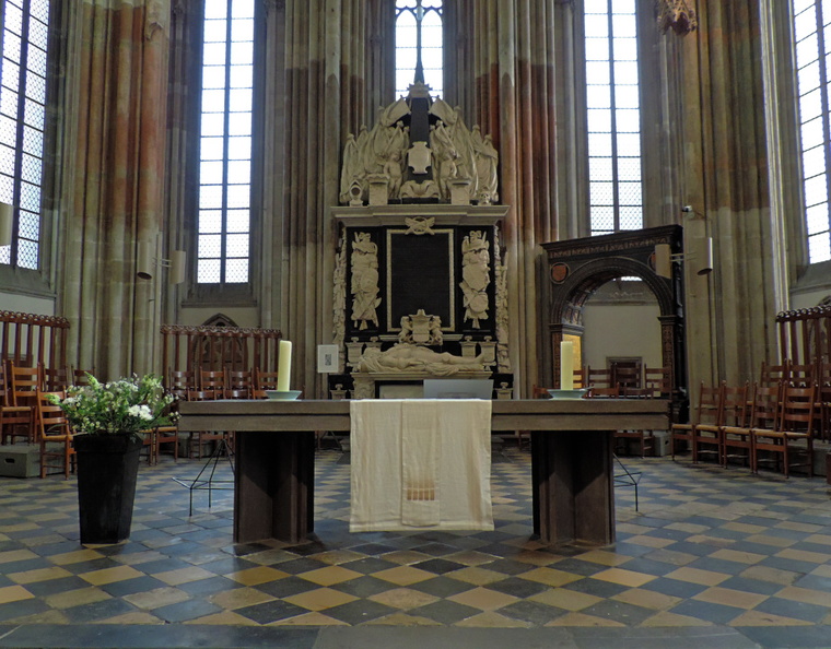 22-Altar.jpg