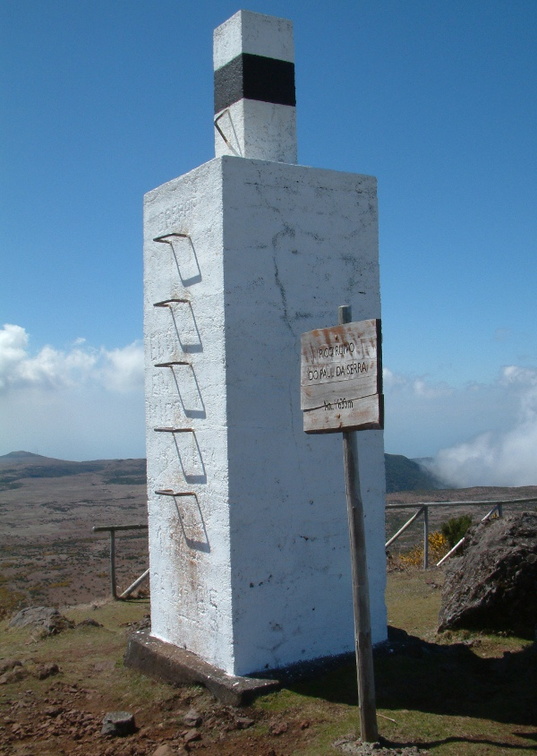 Triangulation pillar