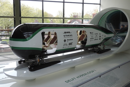 086-Hyperloop
