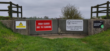 Flood barrier