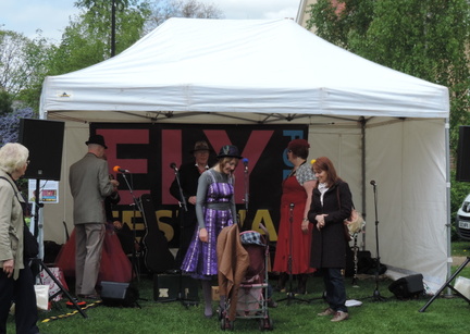 Folk band