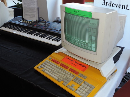 Yellow A3000 and keyboard