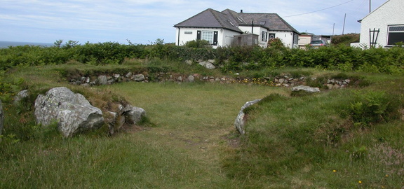 Hut circle