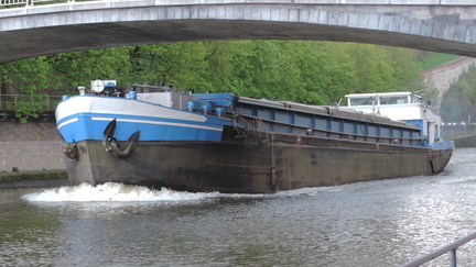 Barge