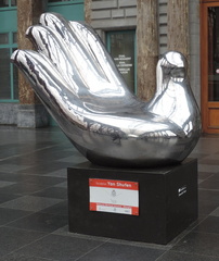 Hand