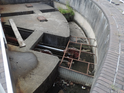 Swing bridge mechanism