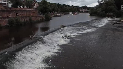 Weir