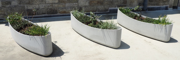 Boat-shaped flower beds
