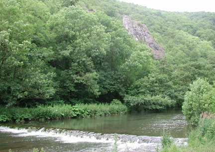 Wide weir