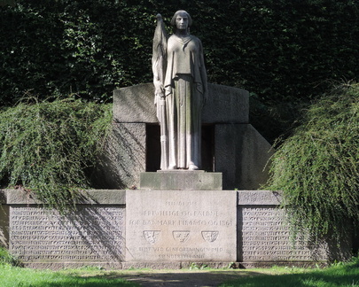 Statue