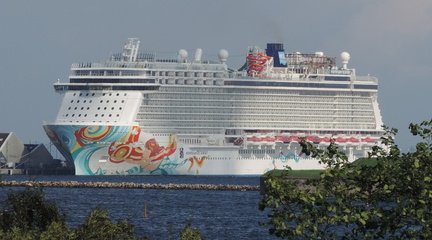 Cruise ship