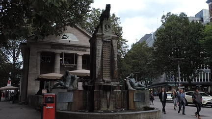 04-Fountain