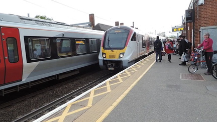 09-TrainArriving