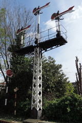 Signal post