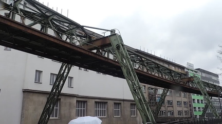 Schwebebahn