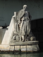 Statue