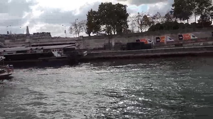 21-PassingBoat