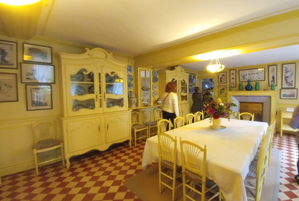 Yellow room