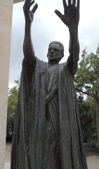 Statue