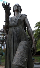Statue