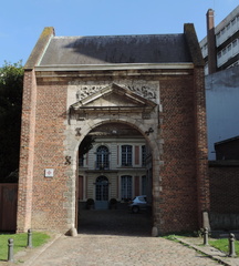 Gate