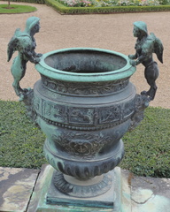 Urn