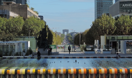 Towards the Arc de Triomphe