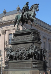 Statue