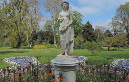 Statue