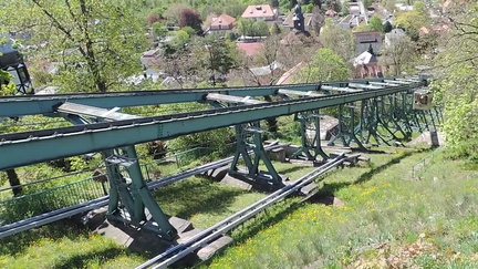 Schwebebahn ascending