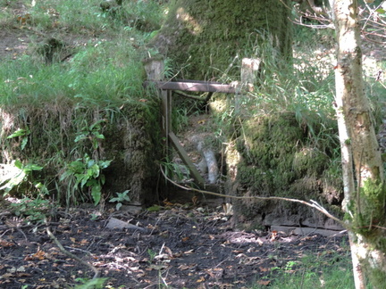 Gate