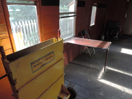 Luggage car
