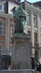 Statue