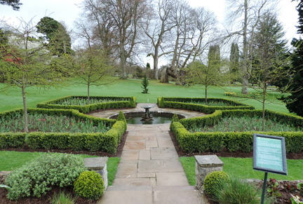 Square garden