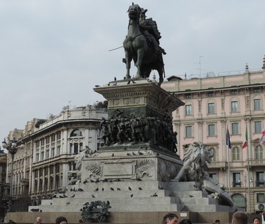 Statue