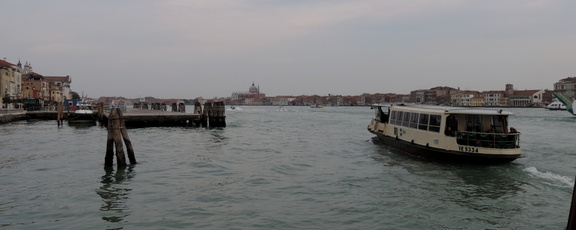 Water bus