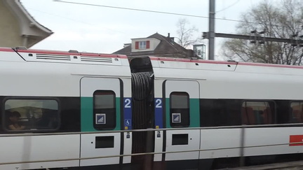 Converging trains