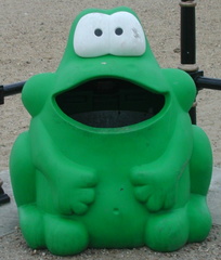 Frog bin