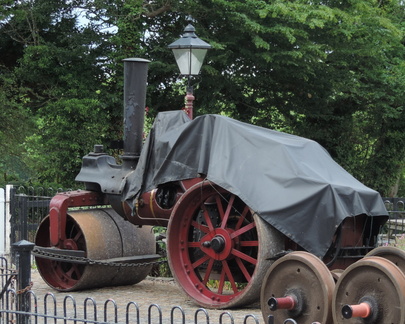 Steam roller