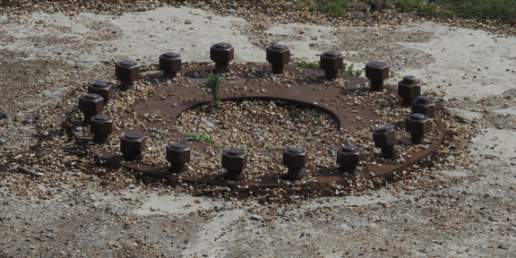 Gun mount