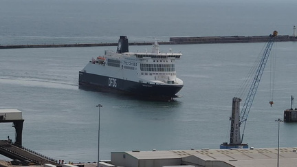 Ferry arriving