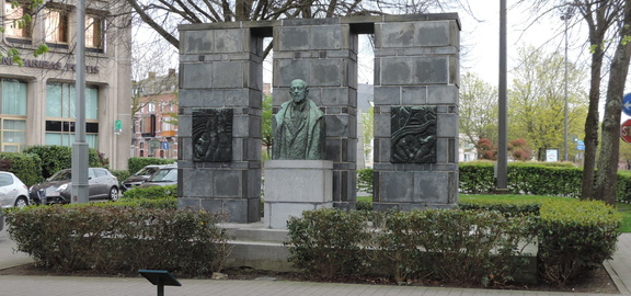 Statue