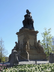 Statue