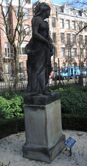 Statue